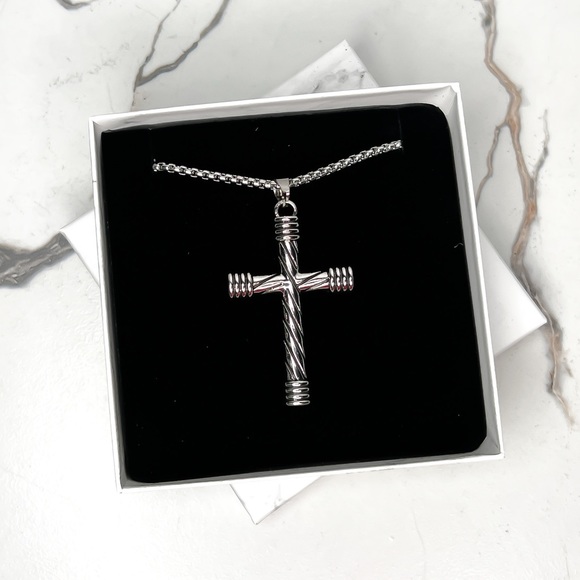 † Men’s Chunky Silver Ion Plated Stainless Steel Latin Cross Necklace - Picture 2 of 6